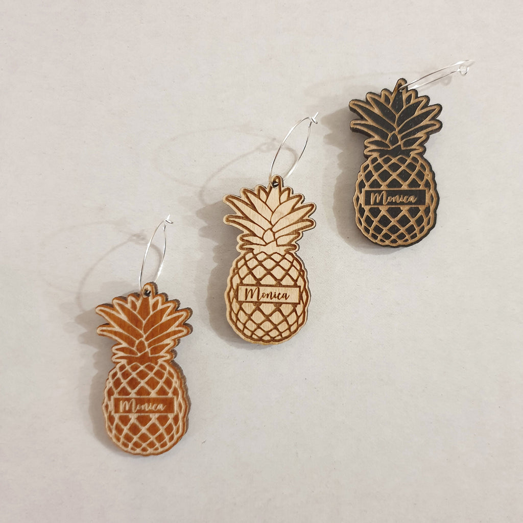 Personalized Pineapple Wine Charms: Engraved Hawaiian Wedding Favors