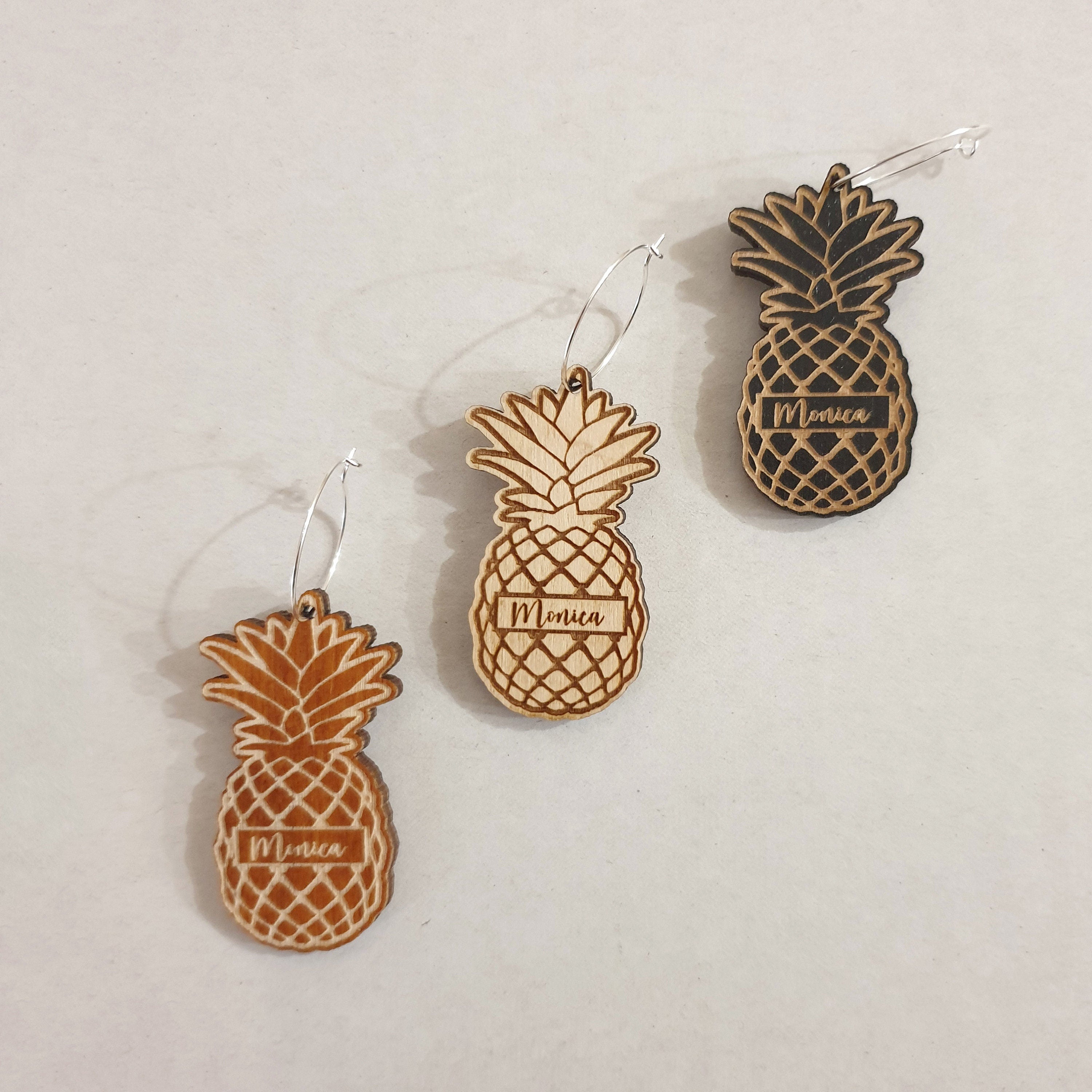Personalized Pineapple Wine Charms: Engraved Hawaiian Wedding Favors