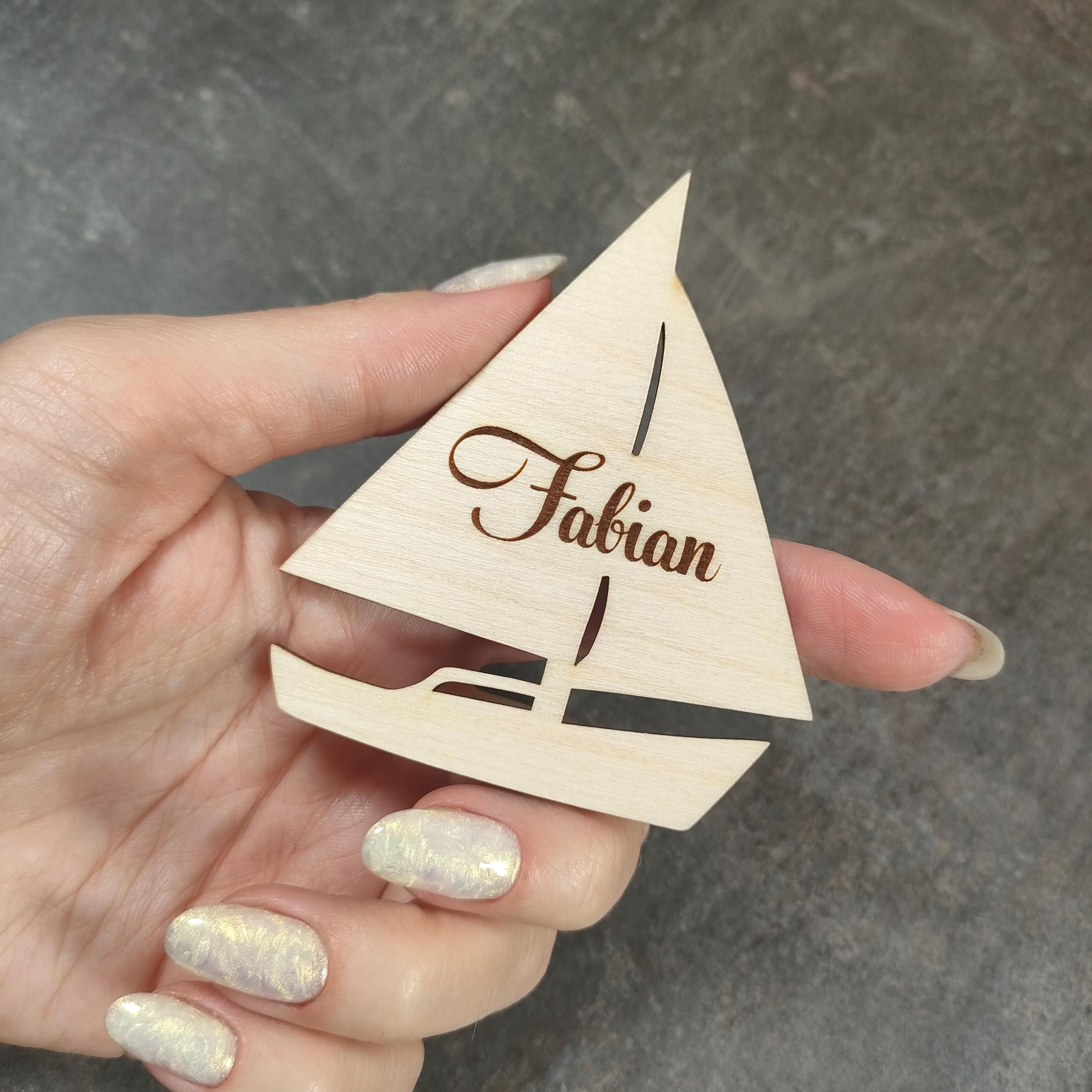 Boat Place Cards – Custom Wooden Table Name Signs, Personalized Nautical Wedding Decor