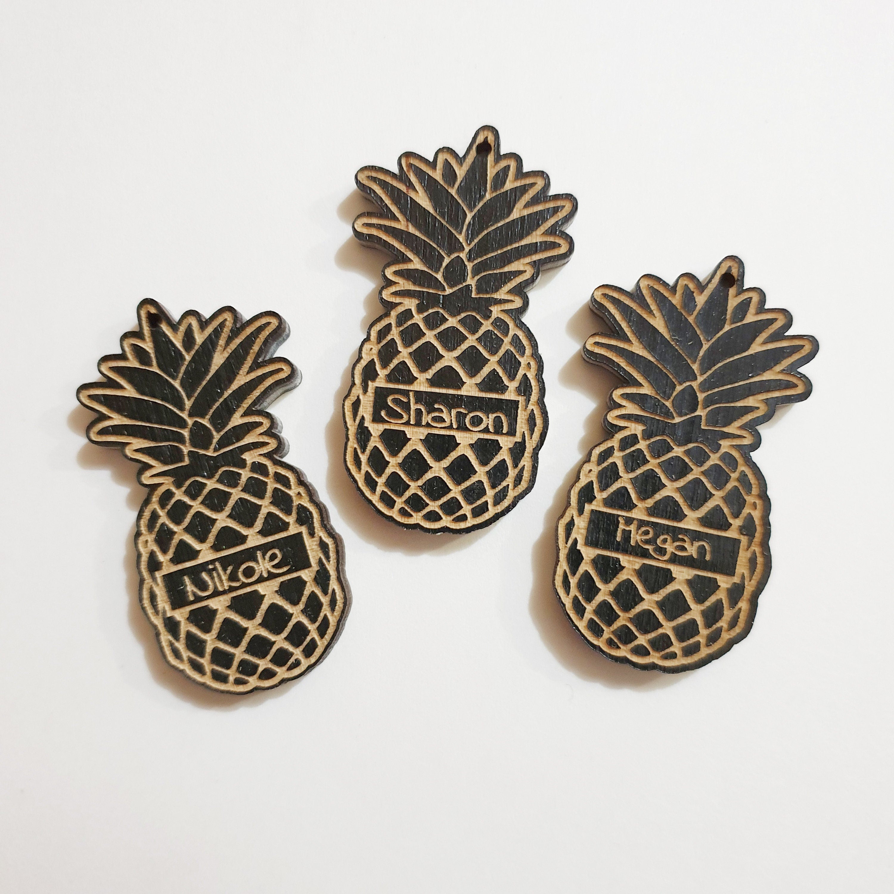 Personalized Pineapple Wine Charms: Engraved Hawaiian Wedding Favors