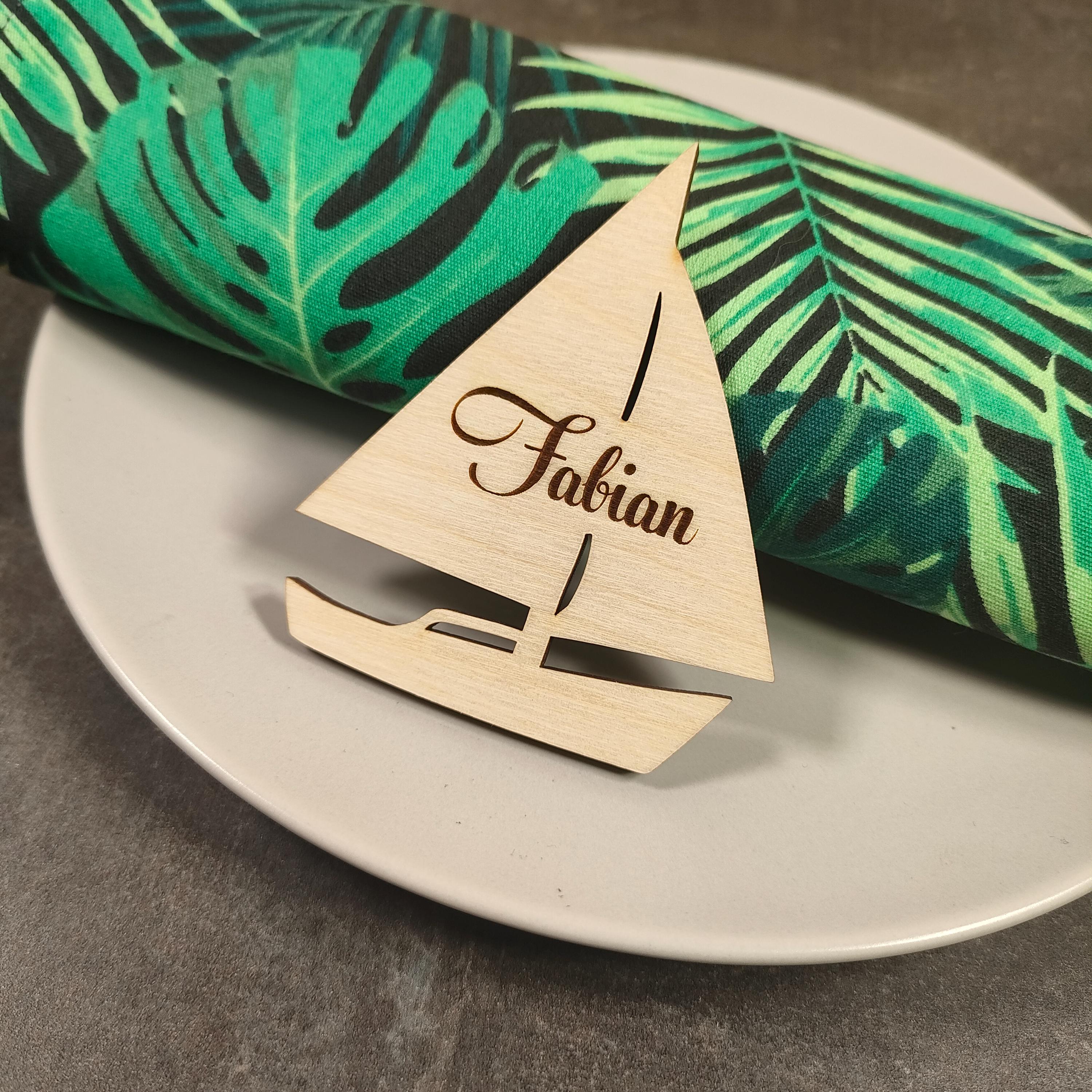 Boat Place Cards – Custom Wooden Table Name Signs, Personalized Nautical Wedding Decor