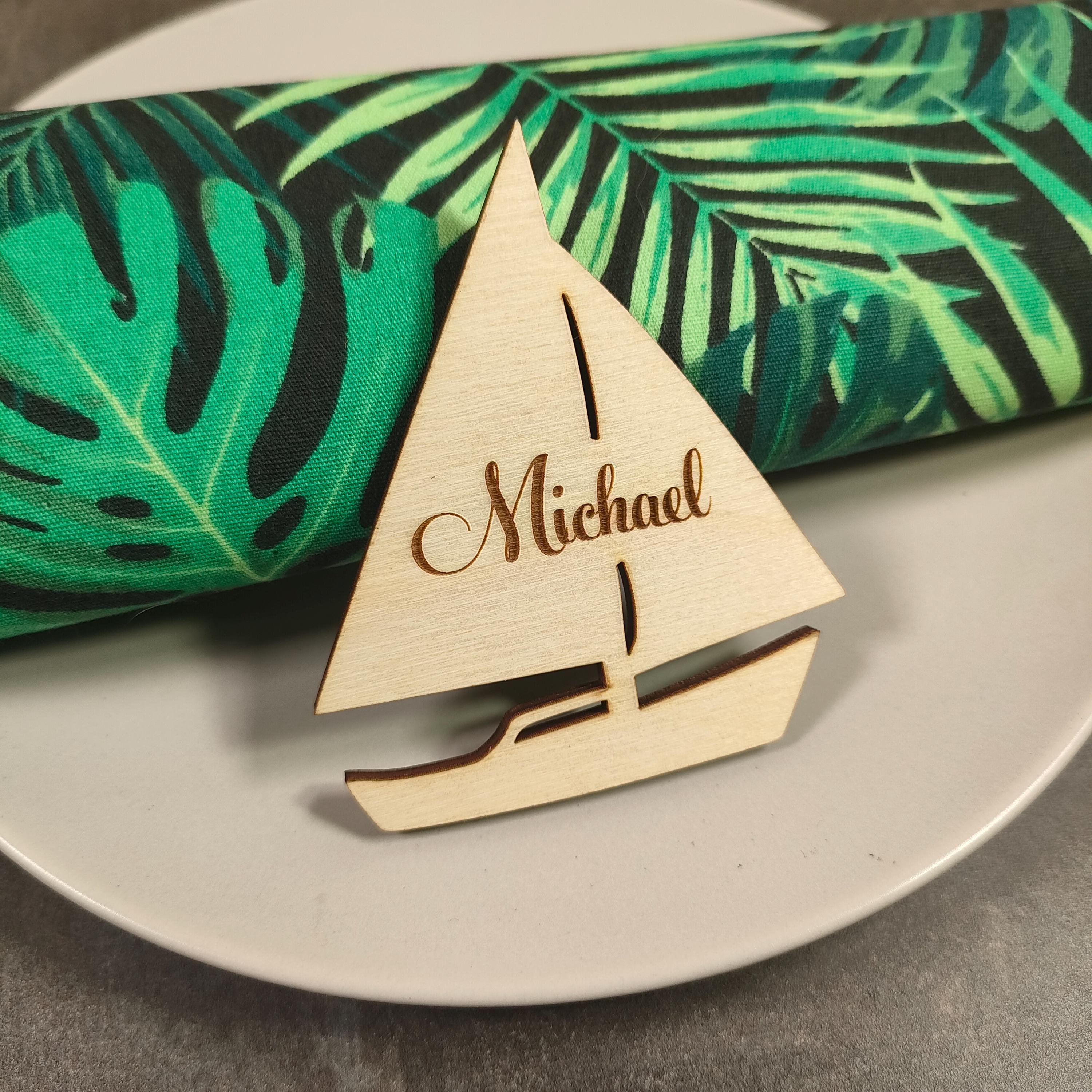 Boat Place Cards – Custom Wooden Table Name Signs, Personalized Nautical Wedding Decor