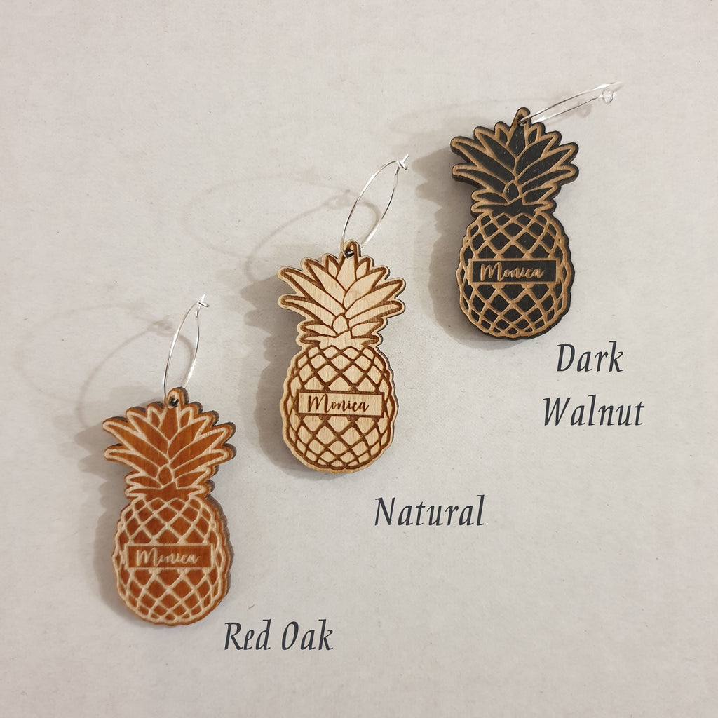 Personalized Pineapple Wine Charms: Engraved Hawaiian Wedding Favors