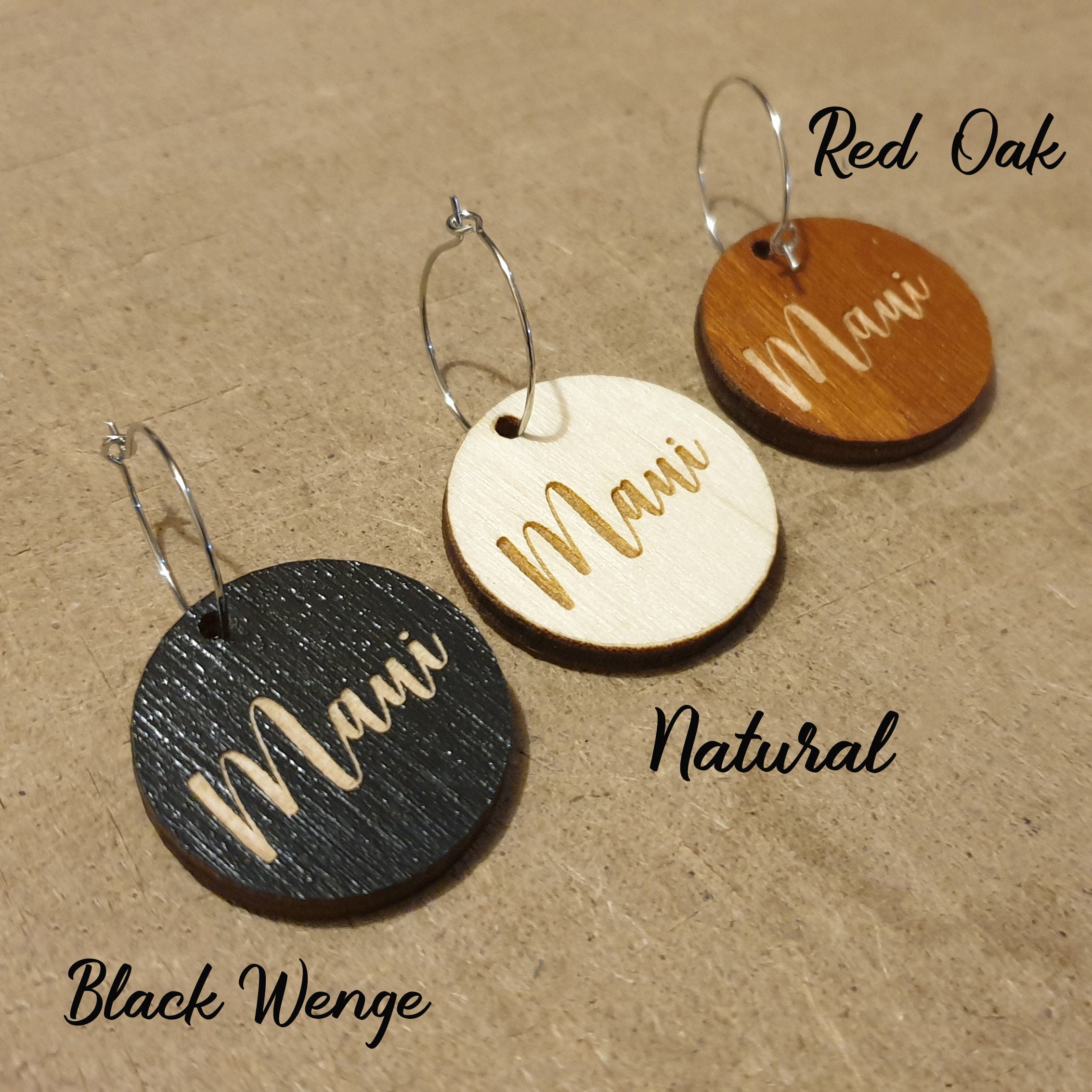 Personalized Plywood Wine Charms: Engraved Wedding Favors
